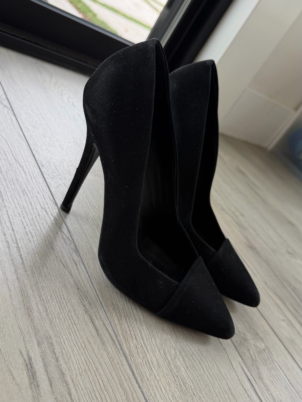 Giuseppe Zanotti Black Suede Pointed Toe Stiletto Pumps